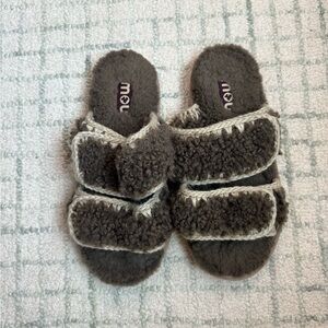 Mou Cozy Brown Fuzzy Slippers Size 41/10